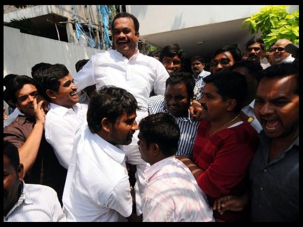 చిరంజీవి మెగాప్లాన్: బొత్స కౌంటర్ (ఫొటోలు)