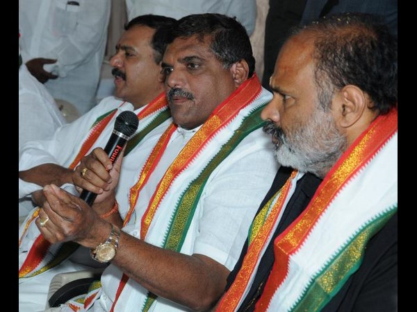 చిరంజీవి మెగాప్లాన్: బొత్స కౌంటర్ (ఫొటోలు)