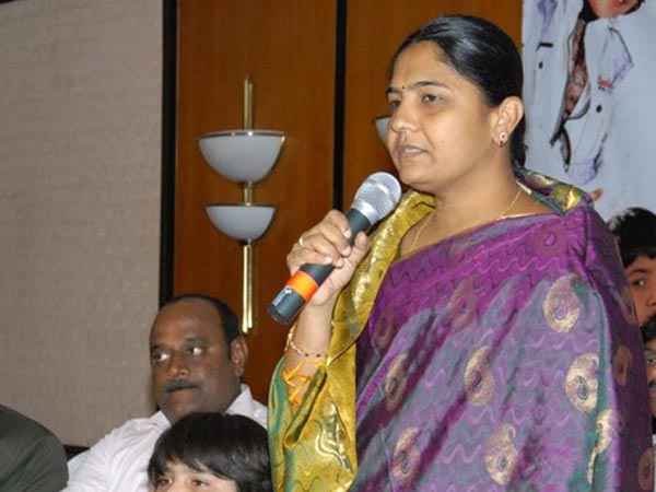 సబిత 'హోం'పై కన్నేసిన మంత్రులు వీరే (పిక్చర్స్)
