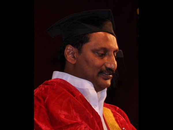 మహారాజశ్రీ.. రాజమార్తాండ: బిరుదుల గుట్టు(పిక్చర్స్)
