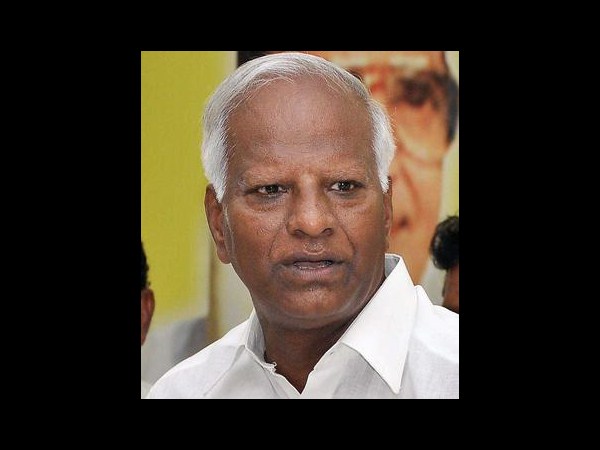 సీటు మారాలి!: ఎలక్షన్ కోసం నేతల సెలక్షన్ (పిక్చర్స్)