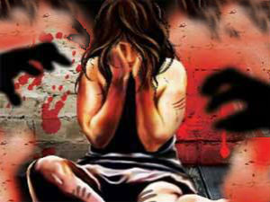 Daughters-in-law chop off hands of molester father-in-law Daughters-in-law chop off hands of molester father-in-law