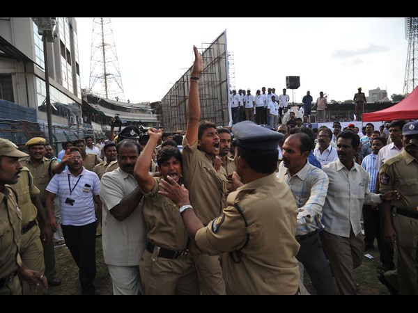 మరొకరు తోడు