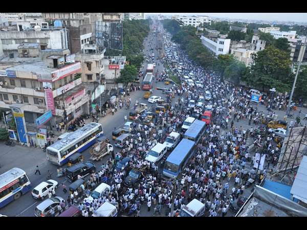 నాంపల్లిలో ట్రాఫిక్