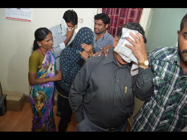 నటి, విటుడు