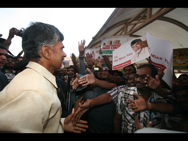 మురిసిపోయిన బాబు