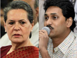 Telanganites obstruct YS Jagan, destroyed Sonia's Temple Telanganites obstruct YS Jagan, destroyed Sonia's Temple