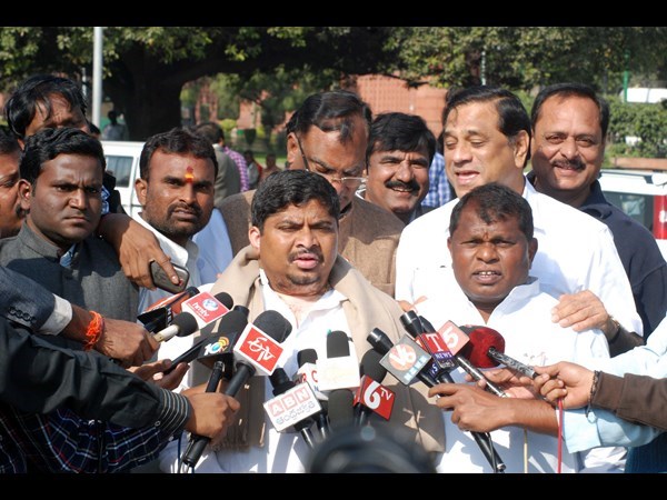 పొన్నం ప్రభాకర్ విమర్శలు..