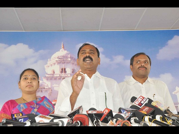 భూమన సమైక్య నినాదం..
