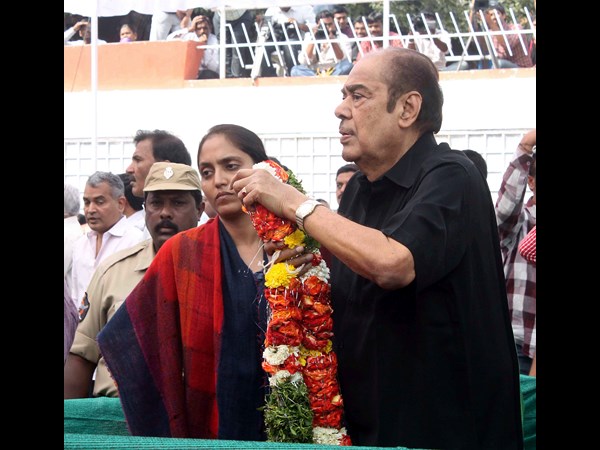 రామానాయుడు నివాళి..