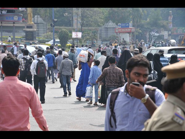 కాలికడకే