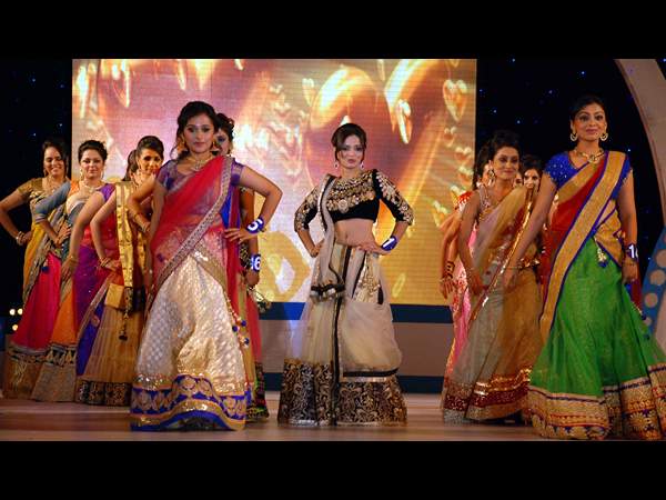 అలరించిన ర్యాంప్వాక్