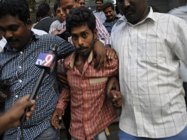 I theft gold in Tanishq for my friend: Anand I theft gold in Tanishq for my friend: Anand