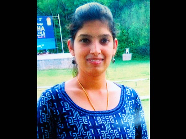 26yr old skydiver falls 10,000 feet to her death 26yr old skydiver falls 10,000 feet to her death