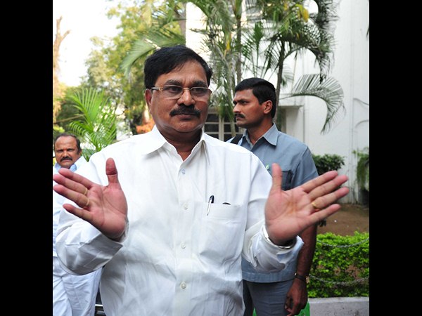 ఆదాల ప్రభాకర్ రెడ్డి ట్విస్ట్