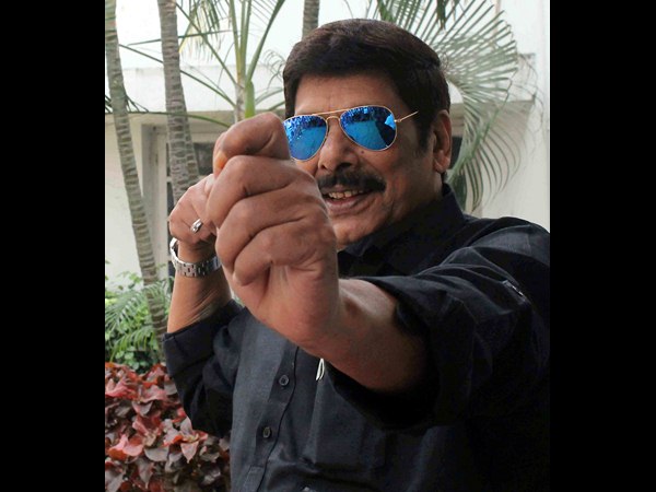 ఆదాలపై ఆనం వివేకా ఇలా..