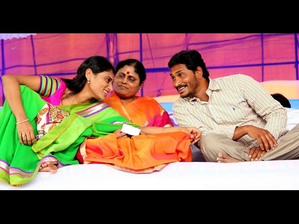 జగన్తో షర్మిల మాట
