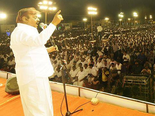 జయలలితతో కలిసి..