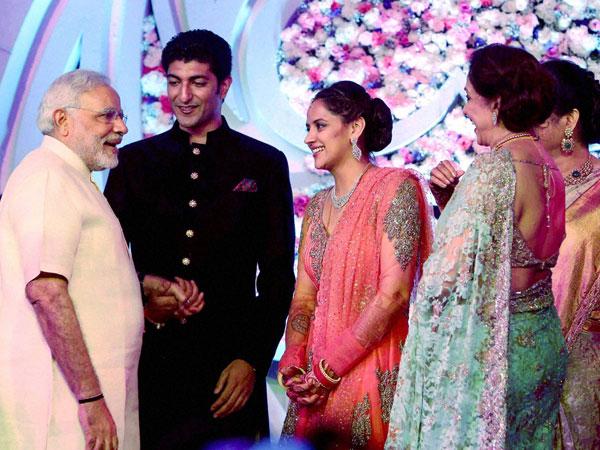 అహనకు మోడీ ఆశీస్సులు