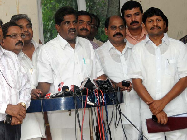 Ashok Babu warns Seemandhra ministers Ashok Babu warns Seemandhra ministers
