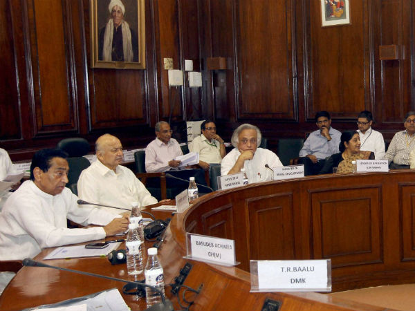 Shinde and Jairam express happy on Telangana Shinde and Jairam express happy on Telangana