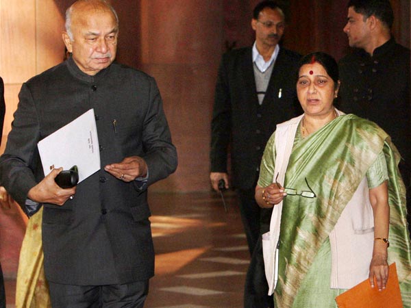 Sushil Kumar Shinde meets Sonia Gandhi Sushil Kumar Shinde meets Sonia Gandhi