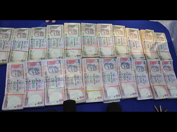 స్వాధీనం చేసుకున్న నగదు