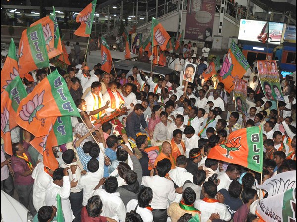 బిజెపి 7