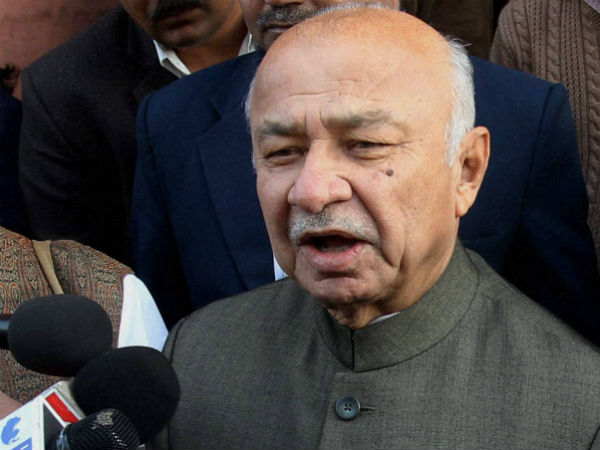 Meant social media, not journalism: Shinde after shocker on 'crushing media' Meant social media, not journalism: Shinde after shocker on 'crushing media'