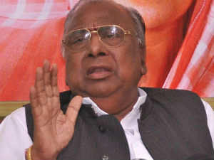 VH questions KCR why he is not merging TRS VH questions KCR why he is not merging TRS