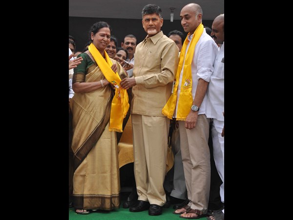 తల్లీ కొడుకు
