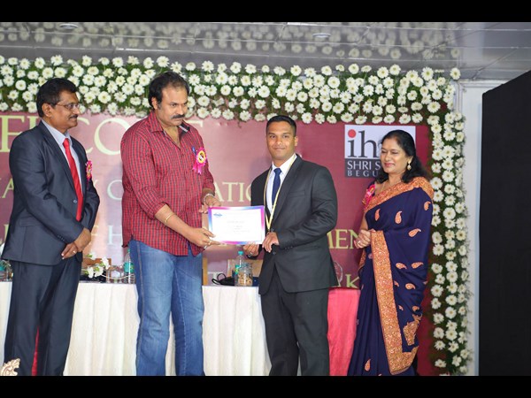 చిరు బదులు నాగబాబు వచ్చారు