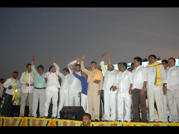 చంద్రబాబు గాలం, వేణుమాధవ్ చురకలు (పిక్చర్స్)