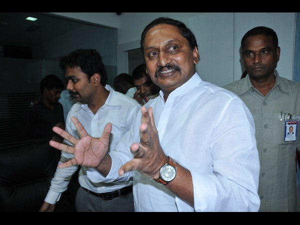 కిరణ్ కుమార్ రెడ్డి పూర్తిగా..