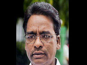 JD Sheelam fires at Kiran Kumar Reddy and YS Jagan JD Sheelam fires at Kiran Kumar Reddy and YS Jagan