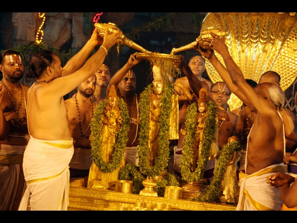 వైభవోపేతం..