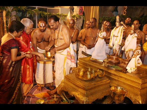 ముస్తాబైన ఉత్సవమూర్తులు