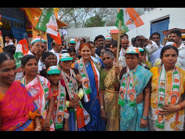 మహిళా సైన్యం..