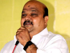 TDP candidate Maganti Babu injured TDP candidate Maganti Babu injured