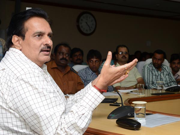 Vikram Goud has attcked TDP leader Vikram Goud has attcked TDP leader