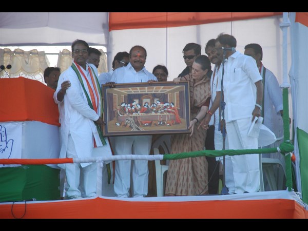 సోనియాకు జ్ఞాపిక
