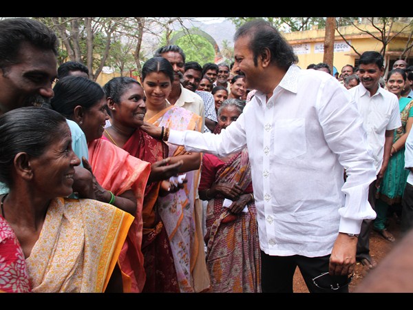 మంచివారికి ఓటేయాలని..