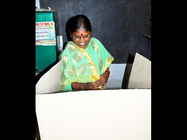 వైయస్ విజయమ్మ ఇలా..