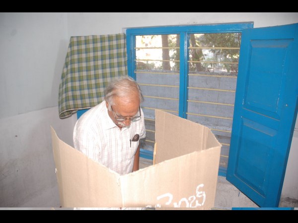 అశోక్ గజపతి రాజు..