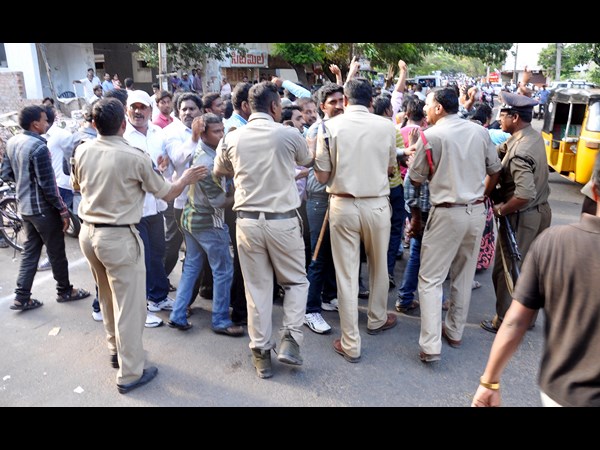 టిడిపి, వైయస్సార్ కాంగ్రెస్