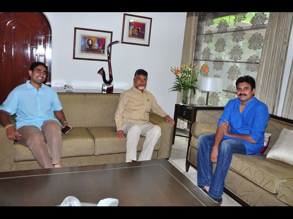 చంద్రబాబు ఇంట్లో పవన్ కళ్యాణ్