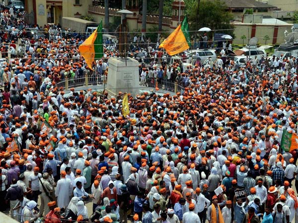 BJP, AAP activists clash in Varanasi BJP, AAP activists clash in Varanasi