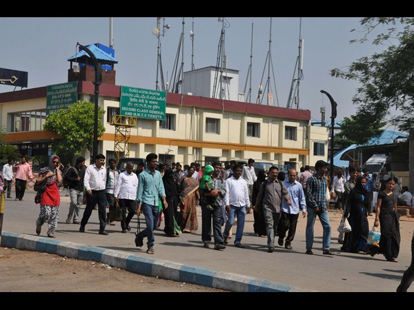Live: Telangana bandh continues Live: Telangana bandh continues