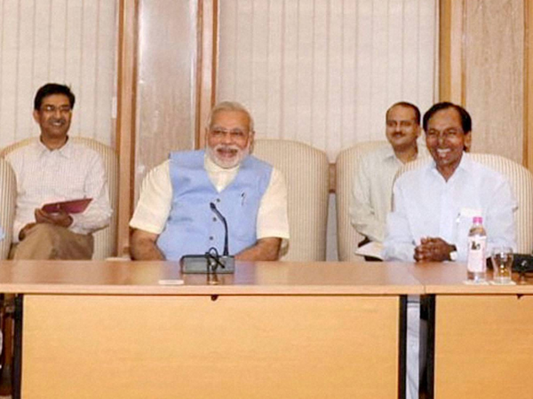 KCR meets Narendra Modi for special status to Telangana KCR meets Narendra Modi for special status to Telangana