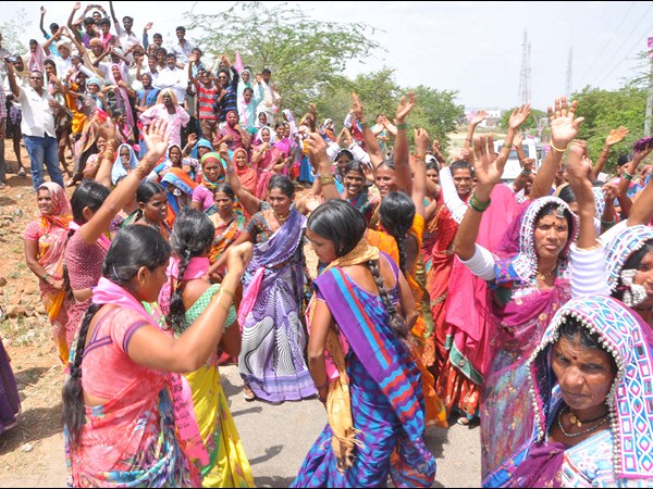 నాయిని